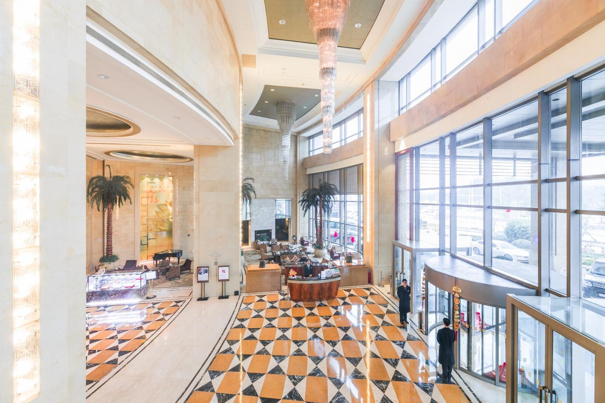 Wuhan Jin Jiang International Hotel Buitenkant foto