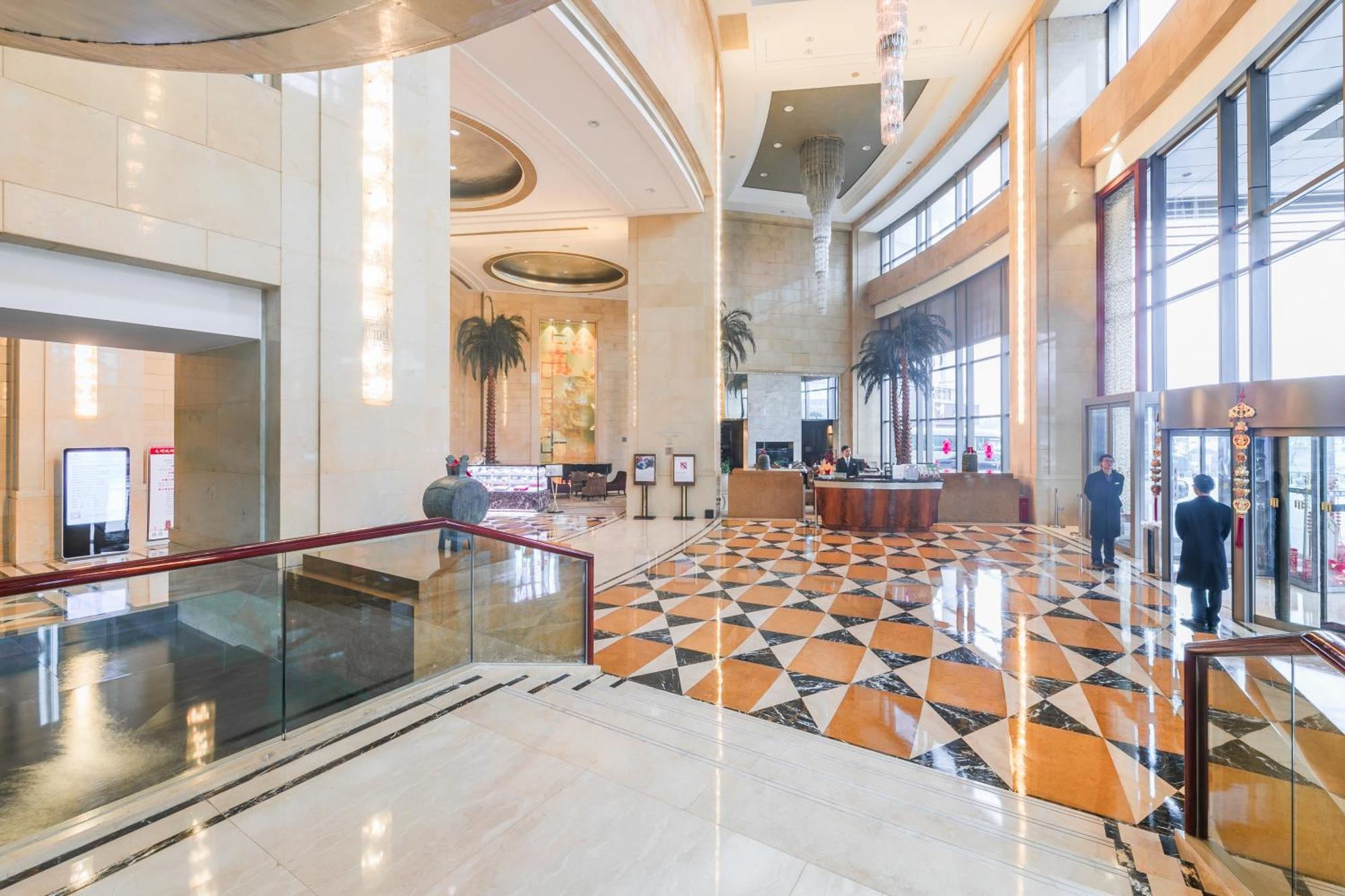 Wuhan Jin Jiang International Hotel Buitenkant foto